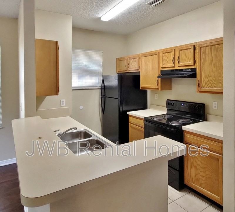 1609 W 24th St - Photo 2 of 14