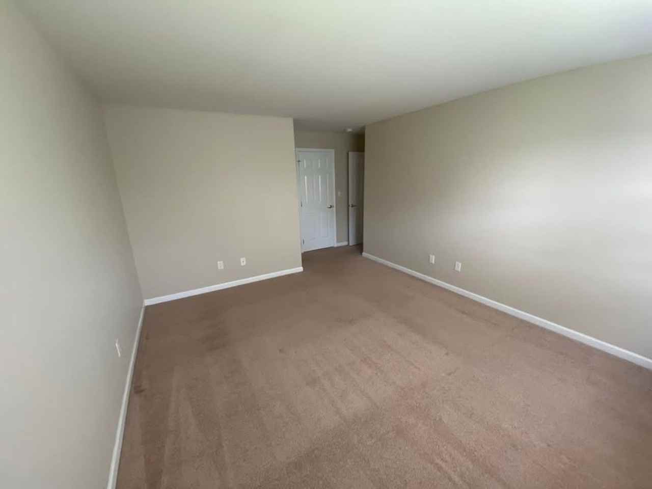 1560 - 1590  Southwestern Blvd. - Photo 6 of 27