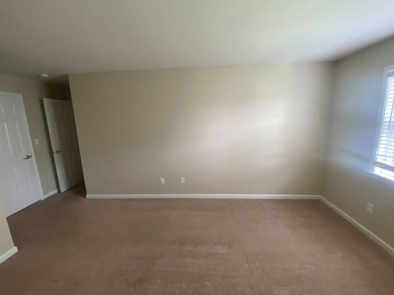 1560 - 1590  Southwestern Blvd. - Photo 7 of 27
