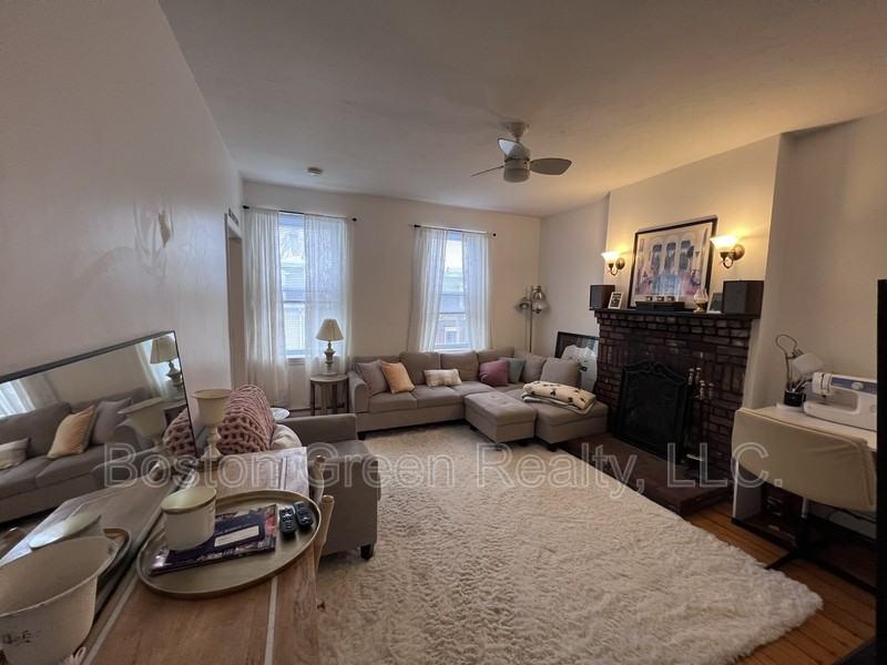 788 E 6th St #3 - Photo 3 of 10