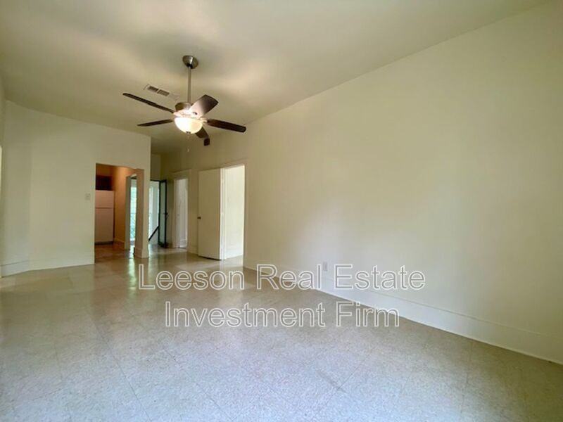 451 Egan St - Photo 3 of 13