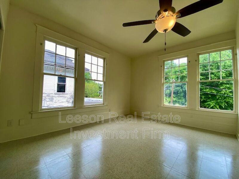 451 Egan St - Photo 7 of 13