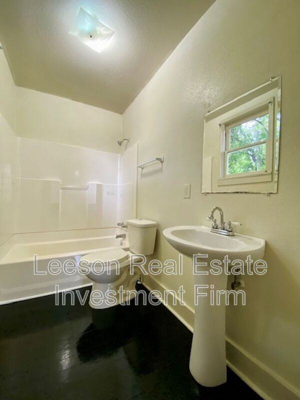 455 Egan St - Photo 7 of 8