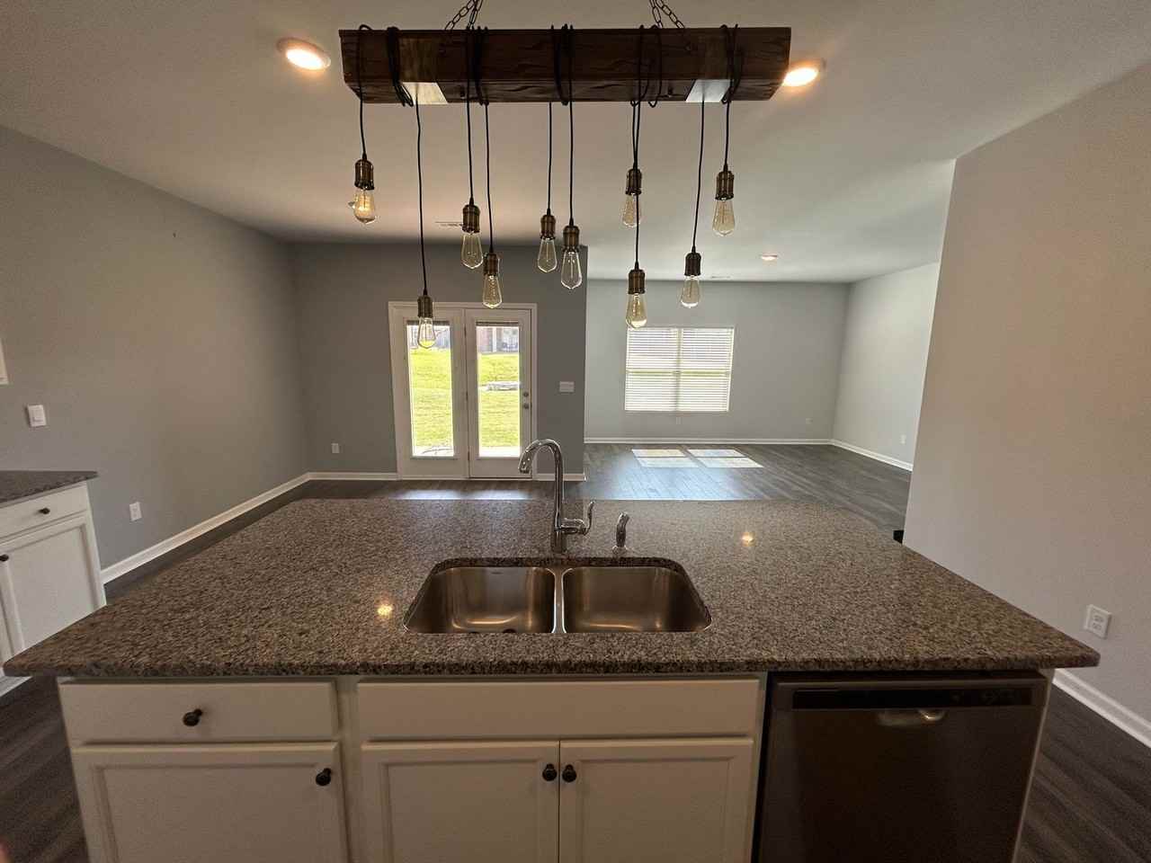 129 Canonbury Dr - Photo 6 of 31