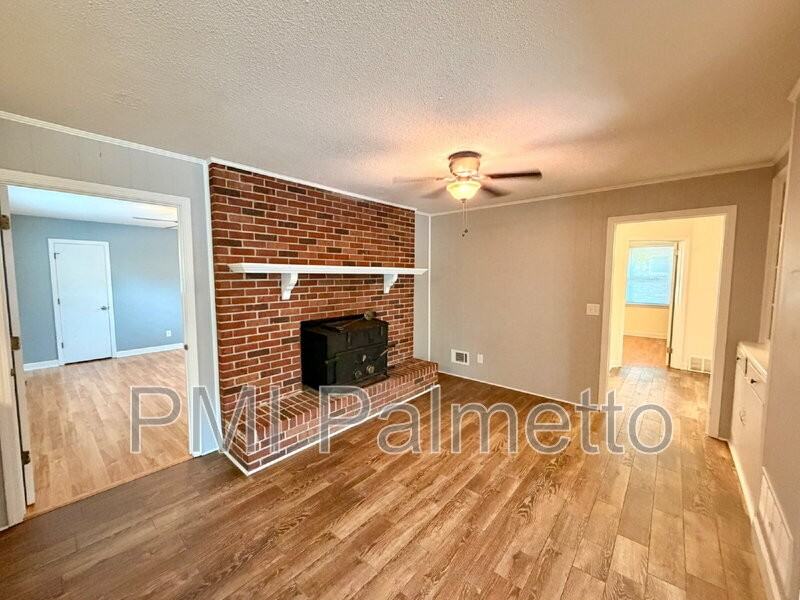 1727 Sandra Dr - Photo 6 of 33