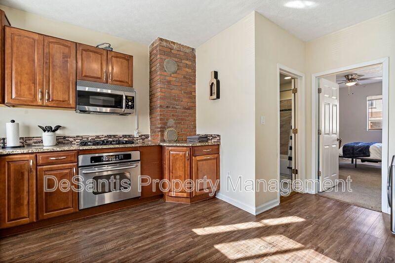 1129 Brabec St #1 - Photo 4 of 20