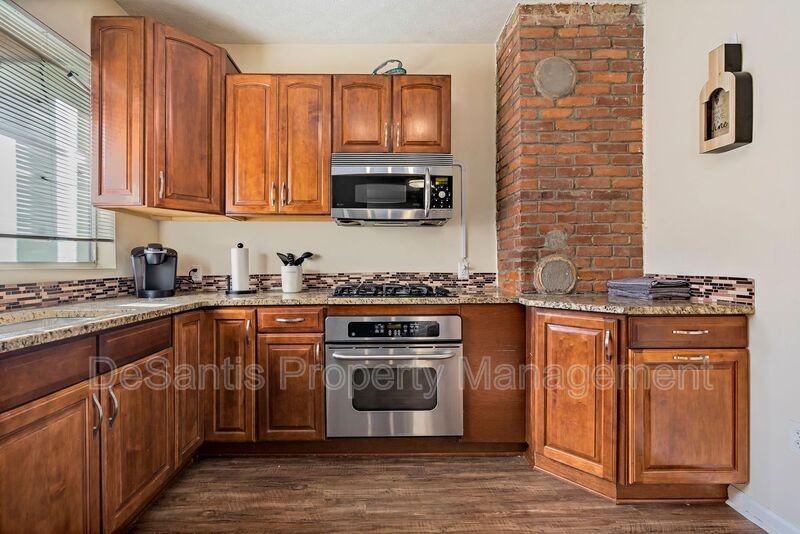 1129 Brabec St #1 - Photo 5 of 20