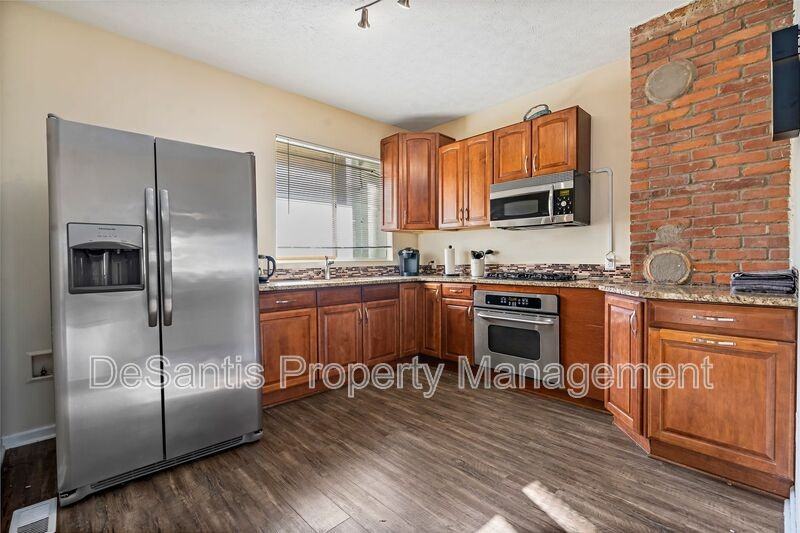 1129 Brabec St #1 - Photo 7 of 20