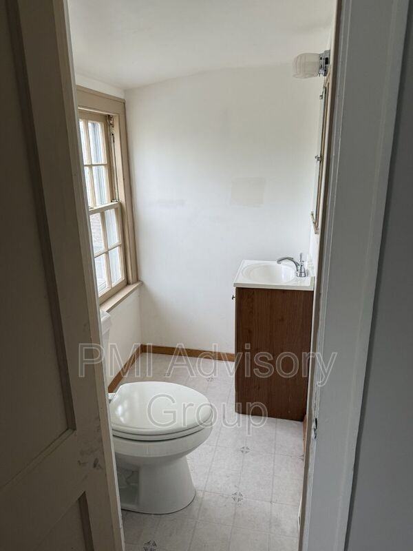 700 Sw Macvicar Ave - Photo 6 of 13