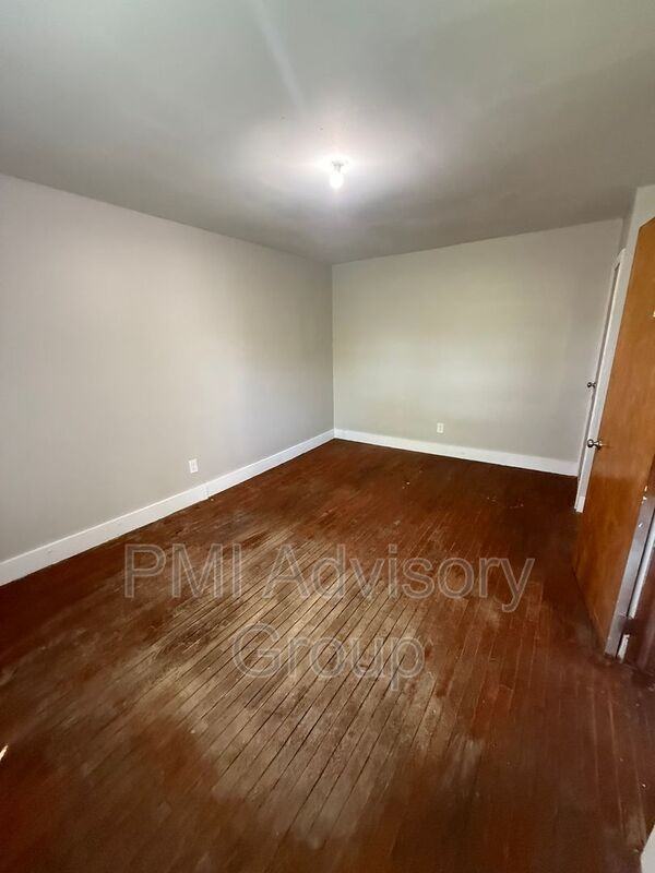 612 Se 28th St - Photo 4 of 5