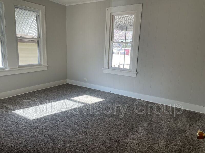 721 Sw Park Ln - Photo 3 of 15