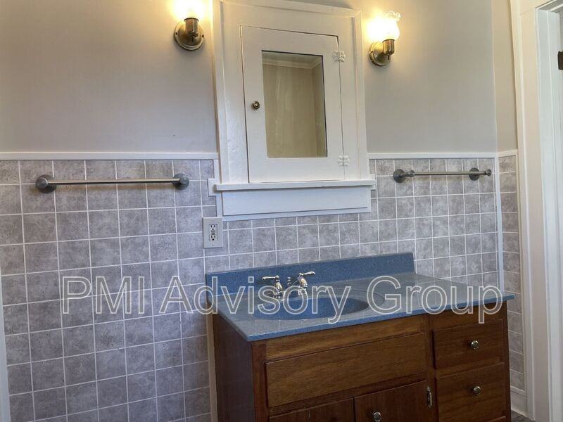 721 Sw Park Ln - Photo 4 of 15