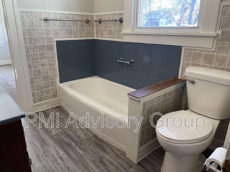 721 Sw Park Ln - Photo 5 of 15