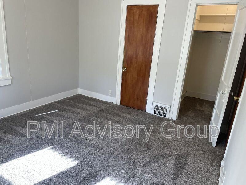 721 Sw Park Ln - Photo 6 of 15
