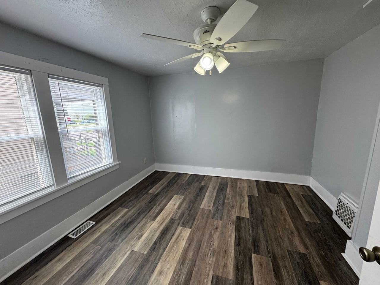 1511 N Ripley St - Photo 4 of 24