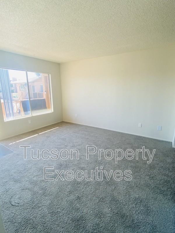 660 S Tucson Blvd - Photo 3 of 11