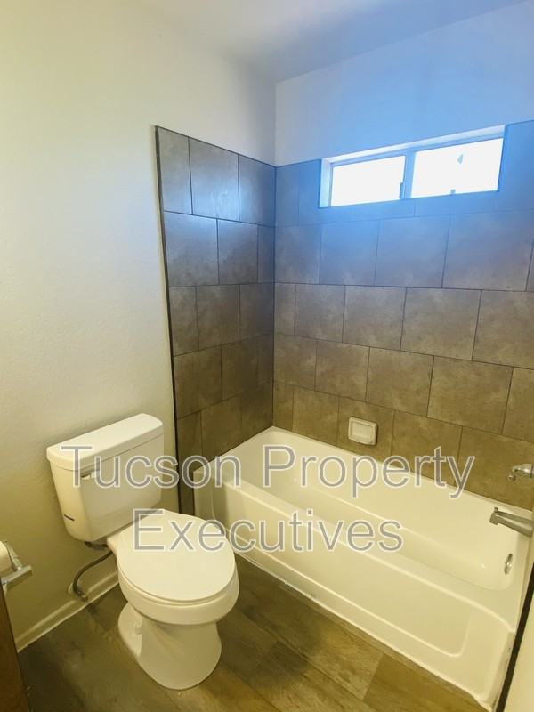 660 S Tucson Blvd - Photo 5 of 11