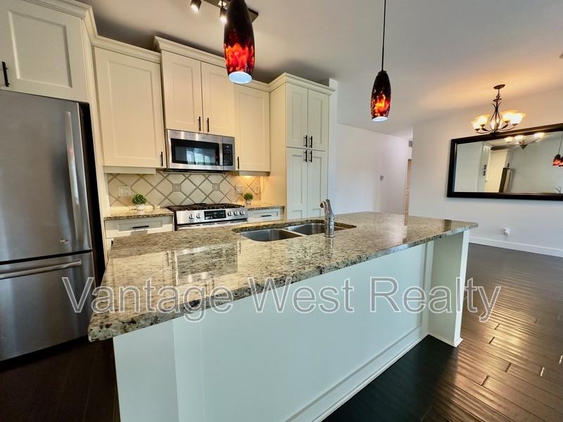 4038 Pritchard Dr N - Photo 4 of 35