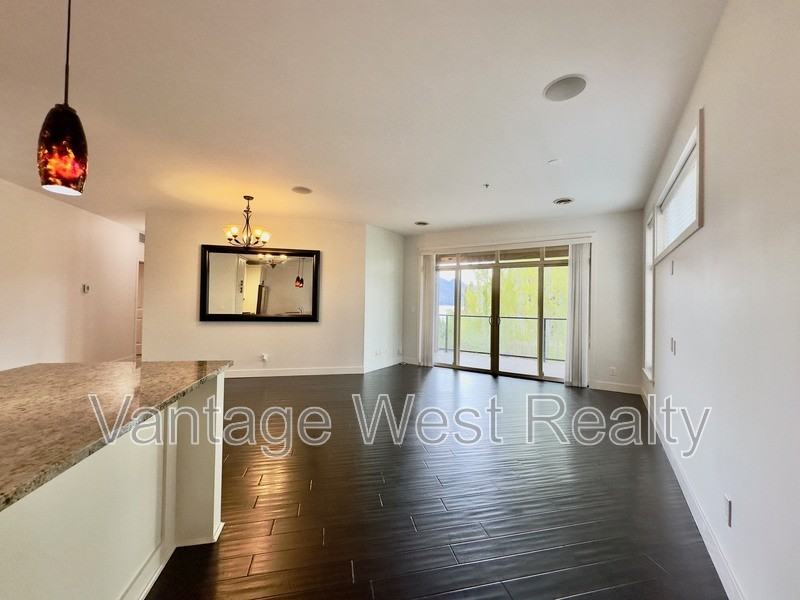 4038 Pritchard Dr N - Photo 5 of 35