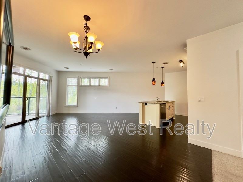 4038 Pritchard Dr N - Photo 7 of 35