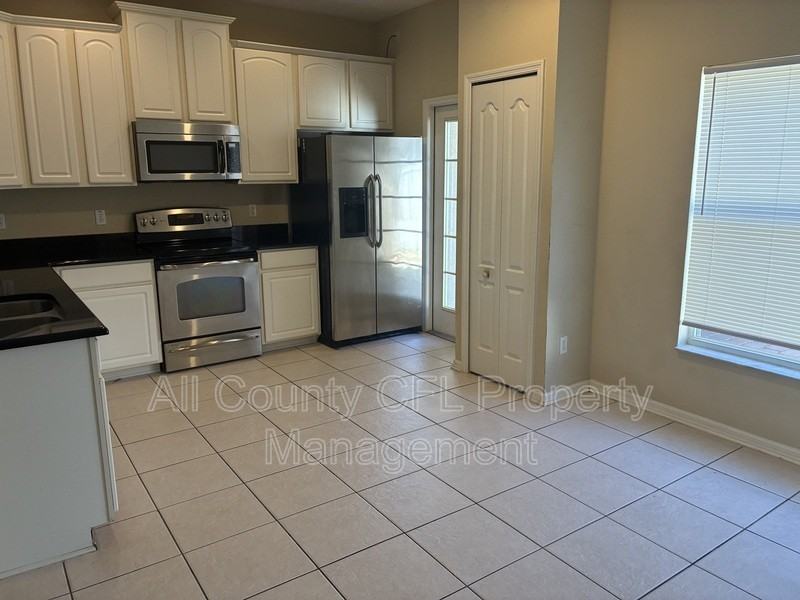 13749 Lensdale Ln - Photo 3 of 16