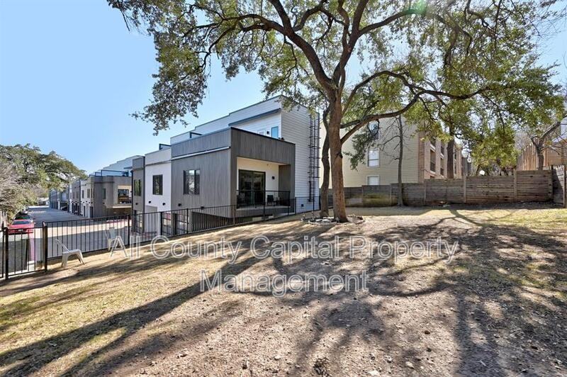 2804 S 1st St #2804 - Photo 3 of 24