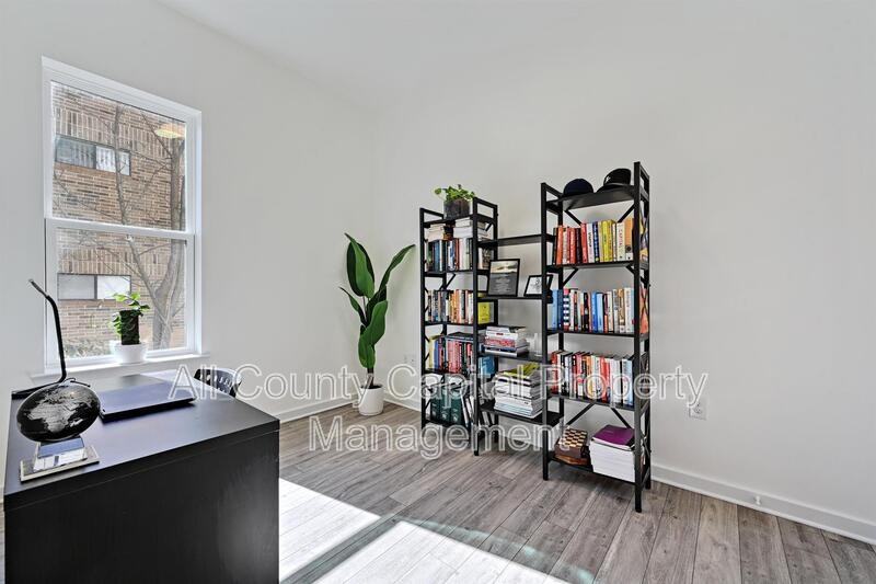 2804 S 1st St #2804 - Photo 5 of 24