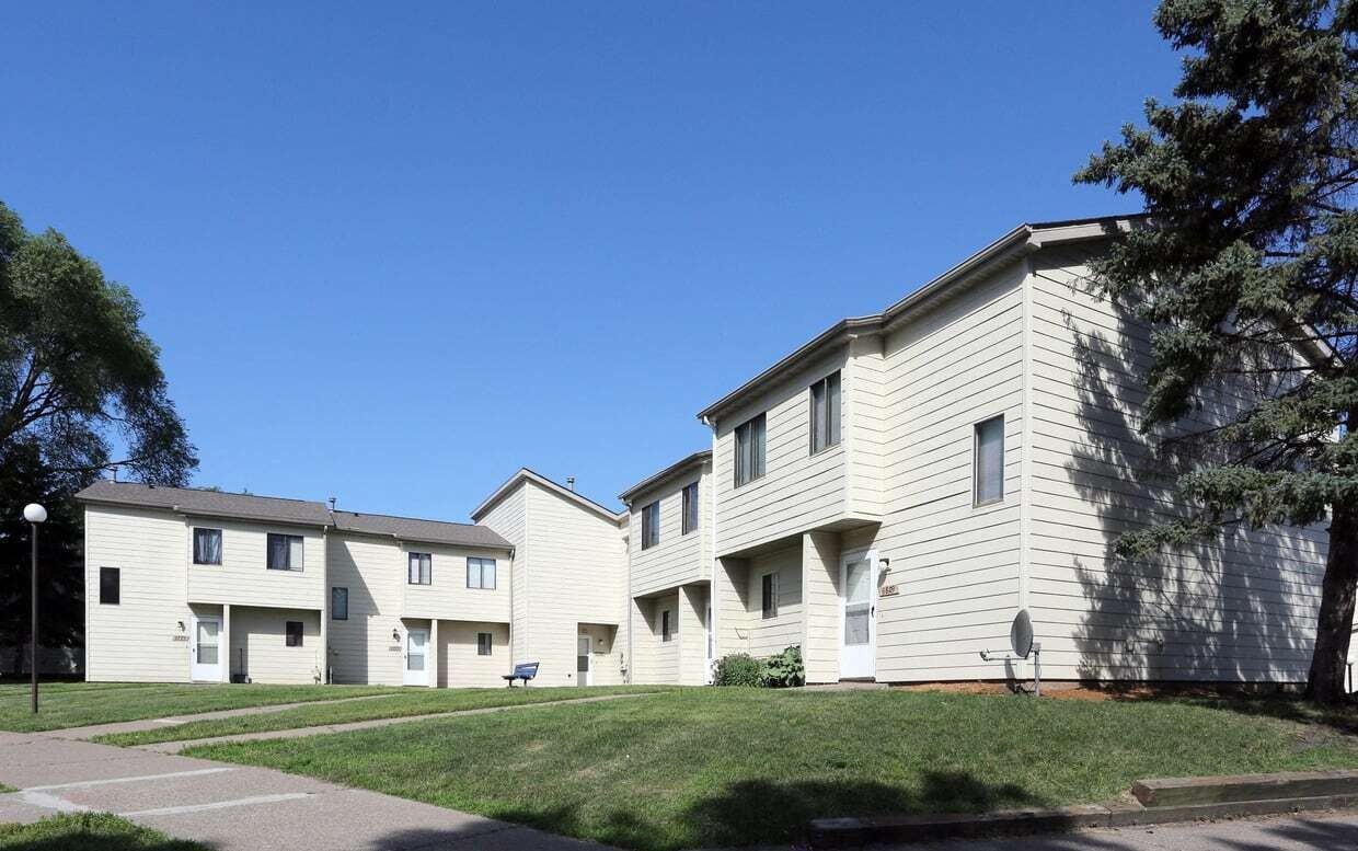 Victoria Townhomes - Photo 7 of 21