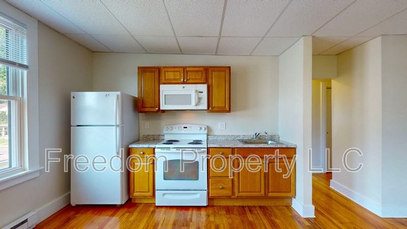 242 N Main St - Photo 4 of 30