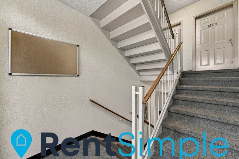 12113 Chaucer Ln - Photo 4 of 35