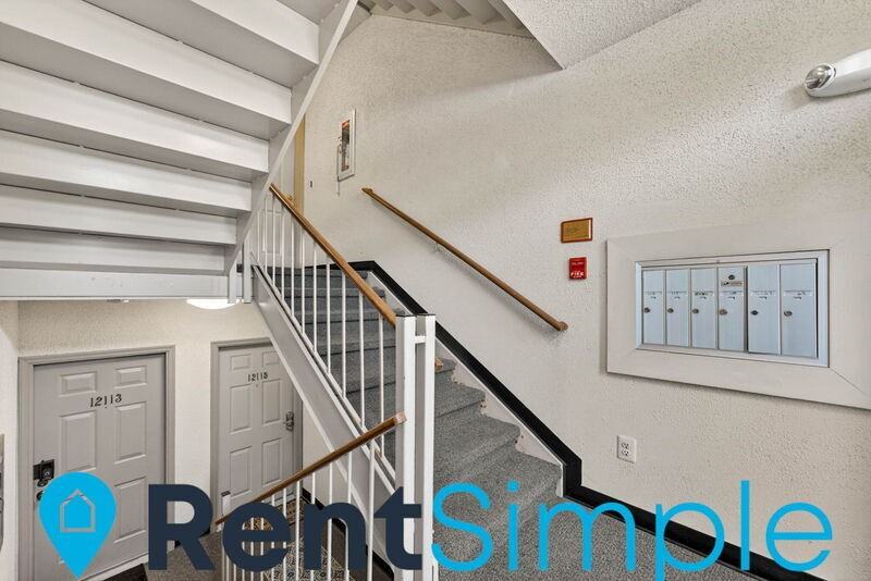 12113 Chaucer Ln - Photo 5 of 35