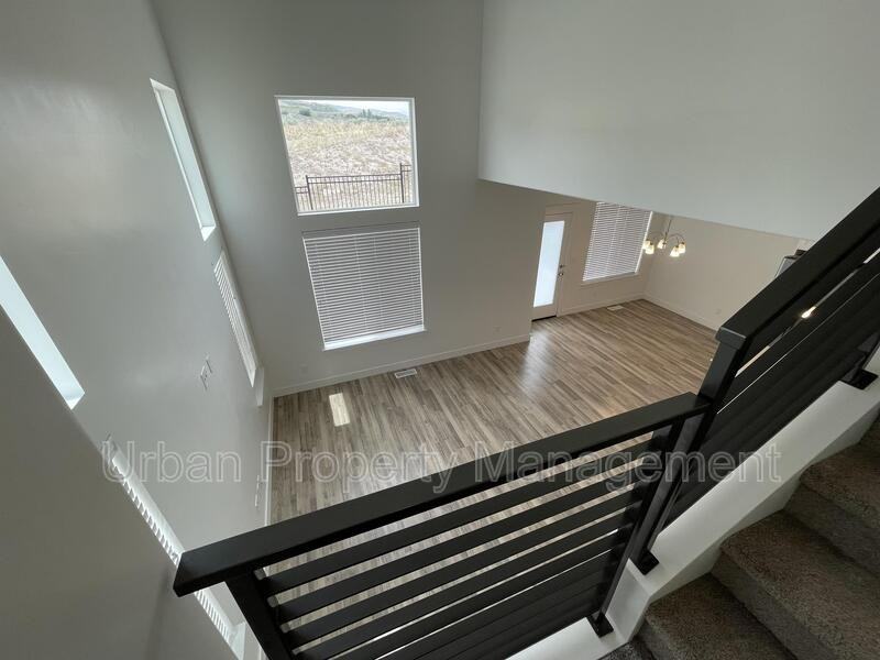 16092 S Bodmin Way - Photo 4 of 9