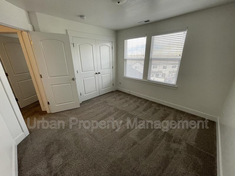 16092 S Bodmin Way - Photo 6 of 9