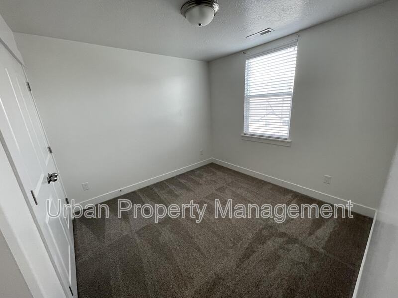 16092 S Bodmin Way - Photo 7 of 9