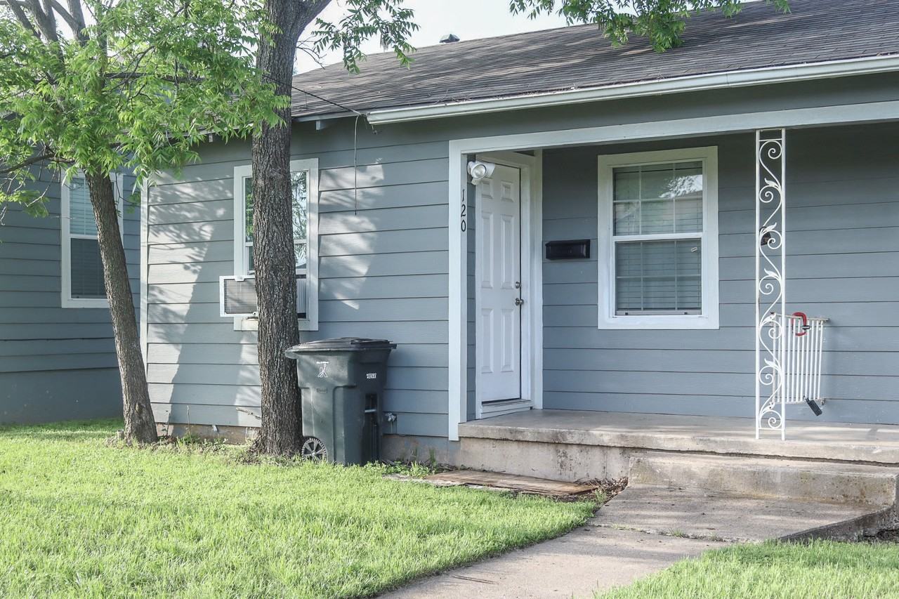 120 West Avenue A - Photo 3 of 11