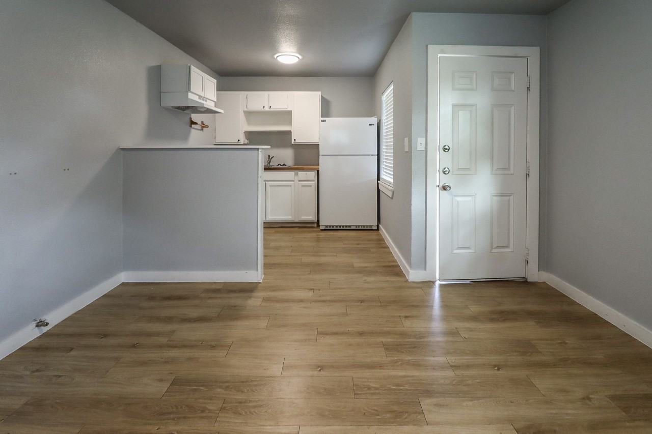 120 West Avenue A - Photo 5 of 11