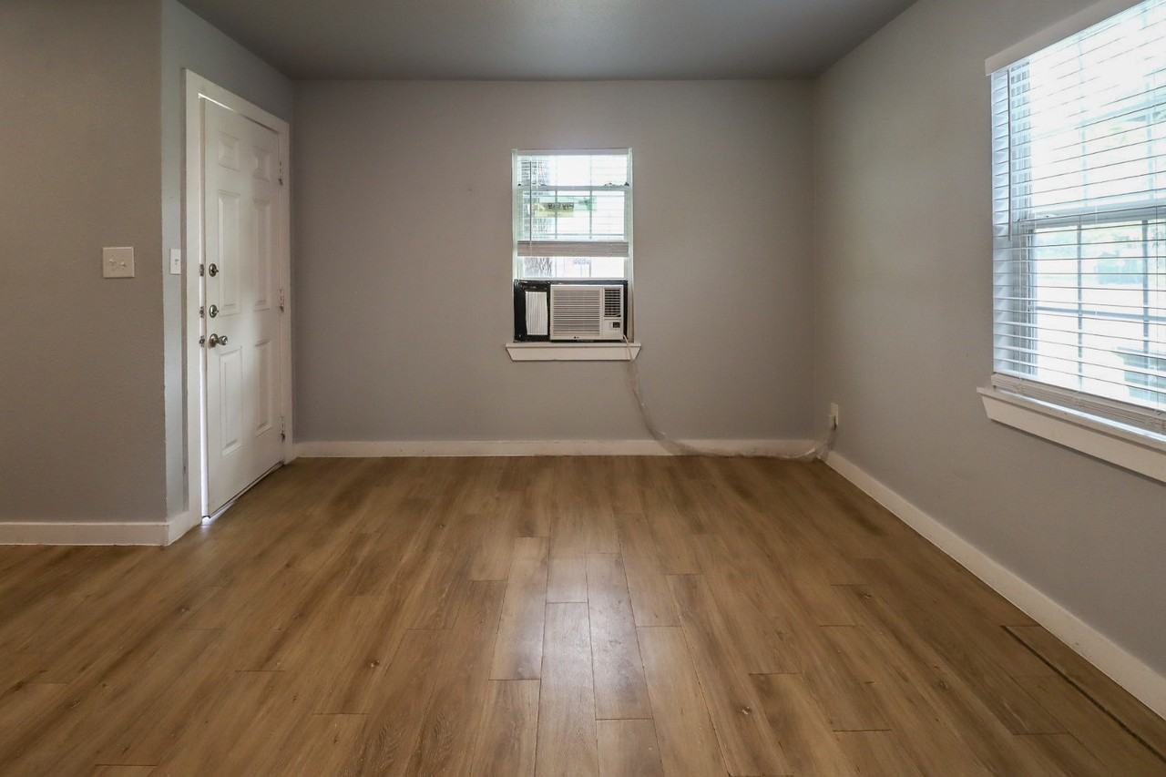 120 West Avenue A - Photo 6 of 11