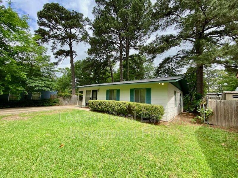 2838 Smithfield Rd - Photo 3 of 17