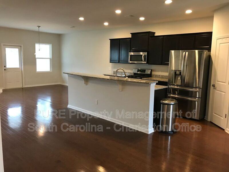 3071 Conservancy Ln - Photo 5 of 40