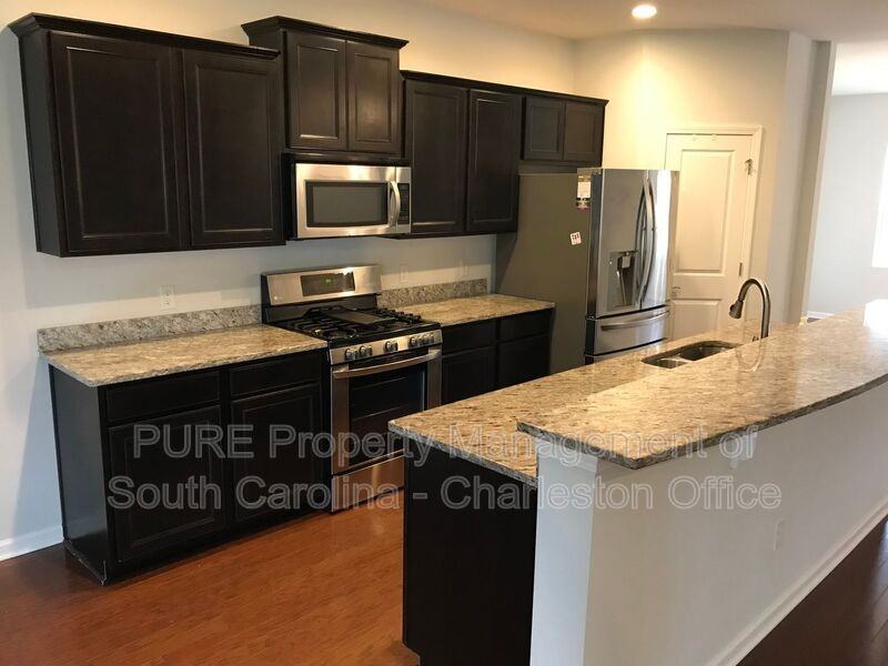 3071 Conservancy Ln - Photo 6 of 40