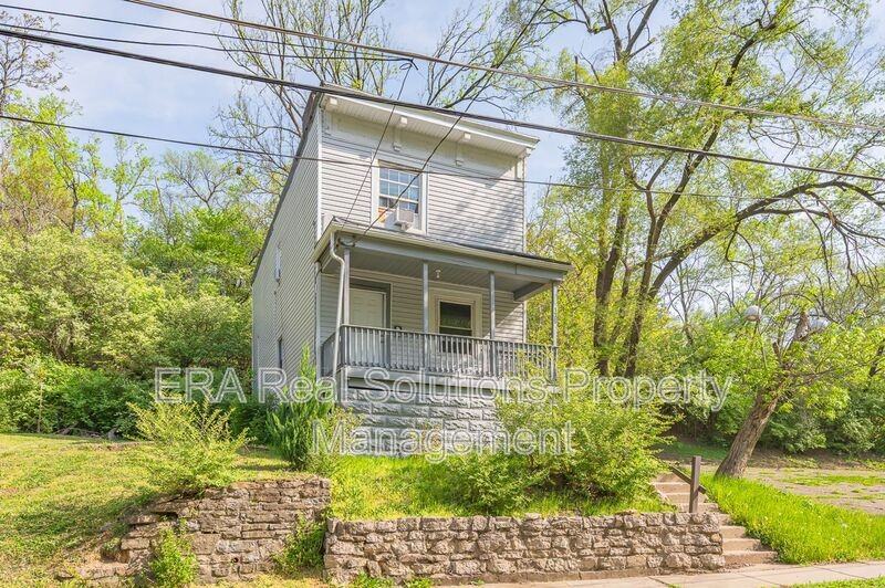 130 Valencia St #1 - Photo 2 of 21