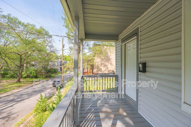 130 Valencia St #1 - Photo 5 of 21