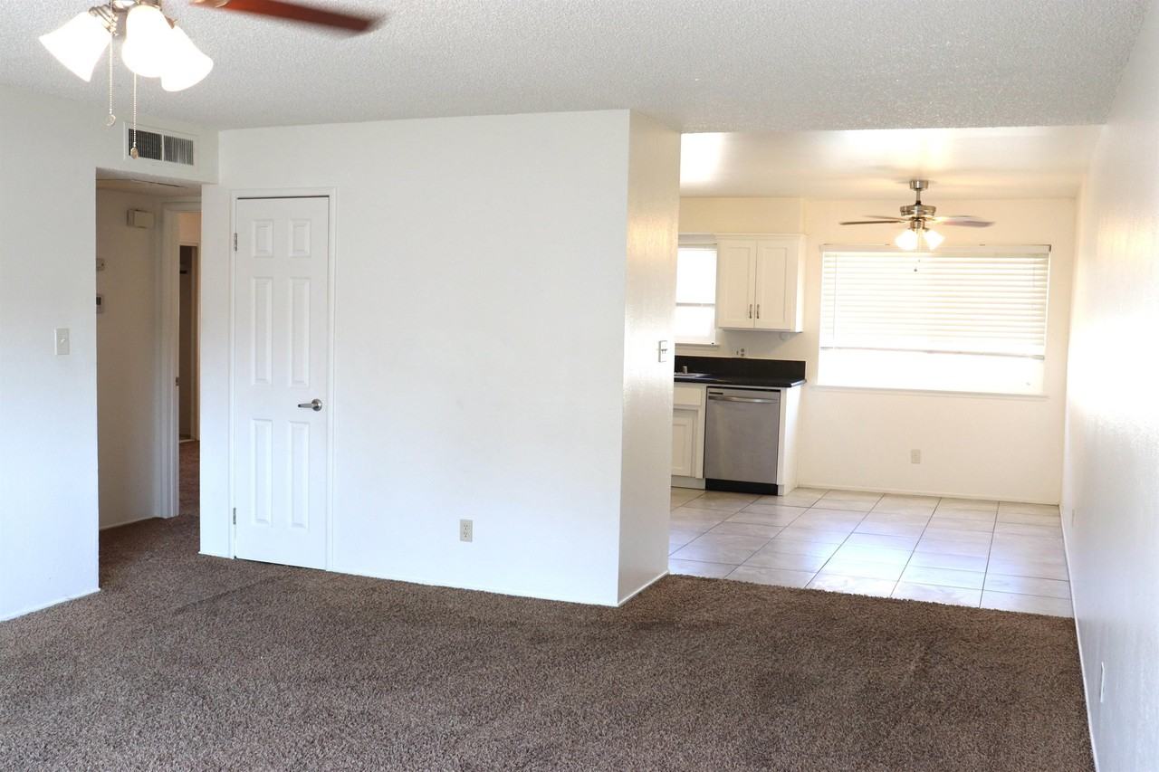 R53 - 3231 W Campus Ave - Photo 4 of 18