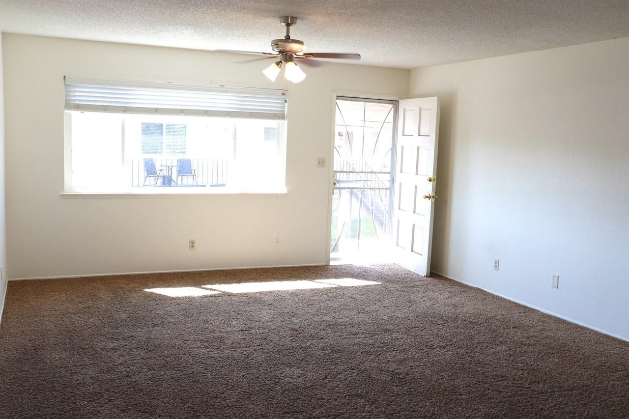 R53 - 3231 W Campus Ave - Photo 5 of 18