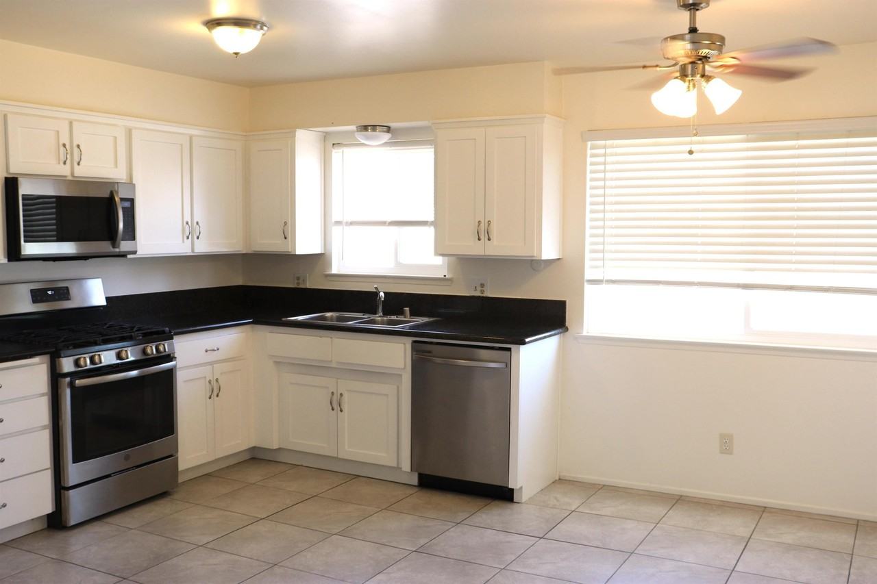 R53 - 3231 W Campus Ave - Photo 6 of 18