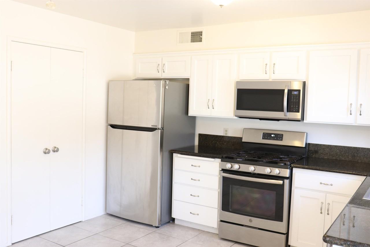 R53 - 3231 W Campus Ave - Photo 7 of 18