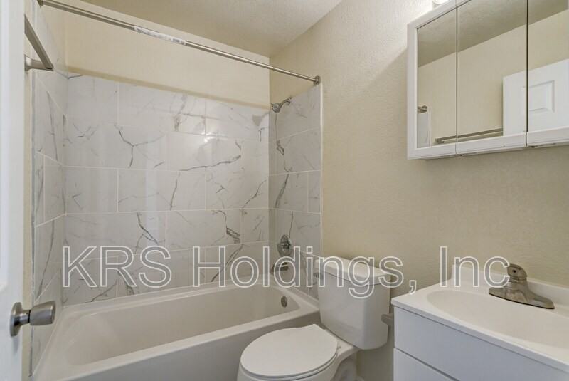 1517 Halifax St #5 - Photo 3 of 17