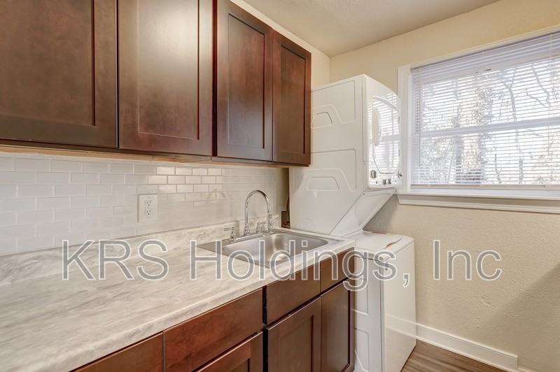 1517 Halifax St #5 - Photo 5 of 17