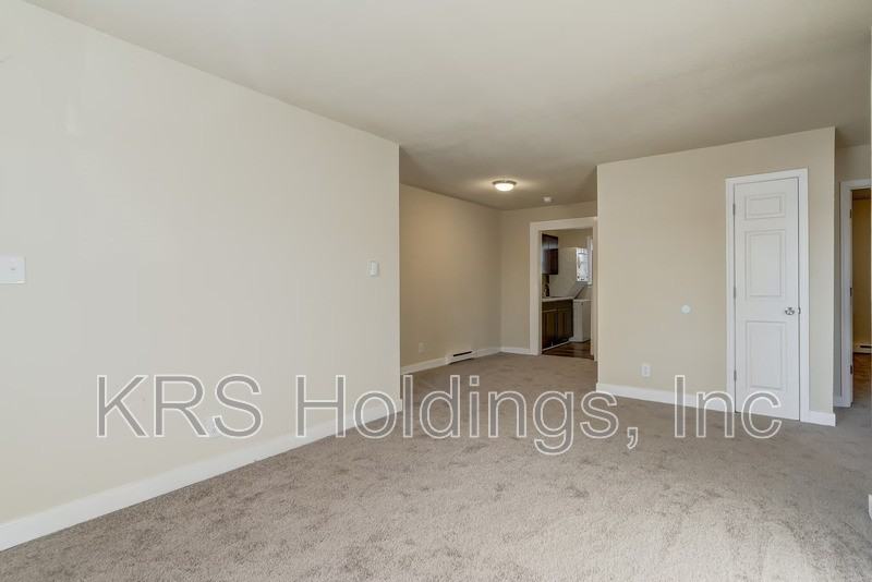 1517 Halifax St #17 - Photo 6 of 17
