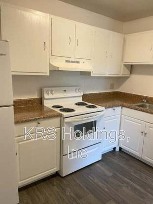 416 S West St #9